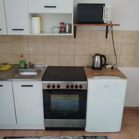 Edin Apartment *